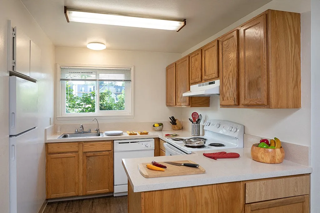 Building Photo - Kingway Apartments
