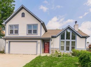 122 W Colleen Ct, Gardner, KS 66030