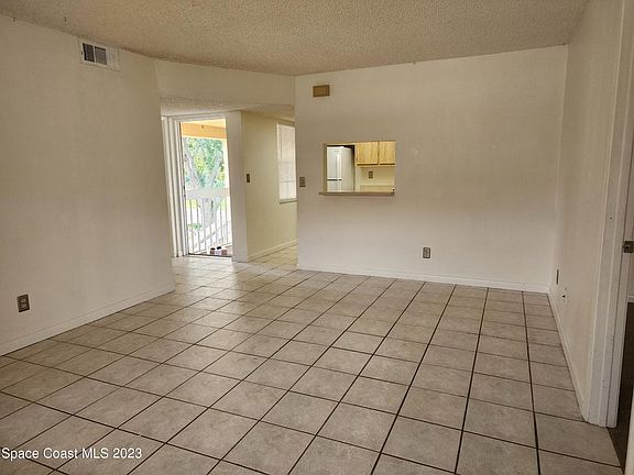 3rd image of 1601 Sunny Brook Ln NE