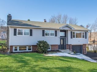 1 Trefoil Ln, Vernon, NJ 07462