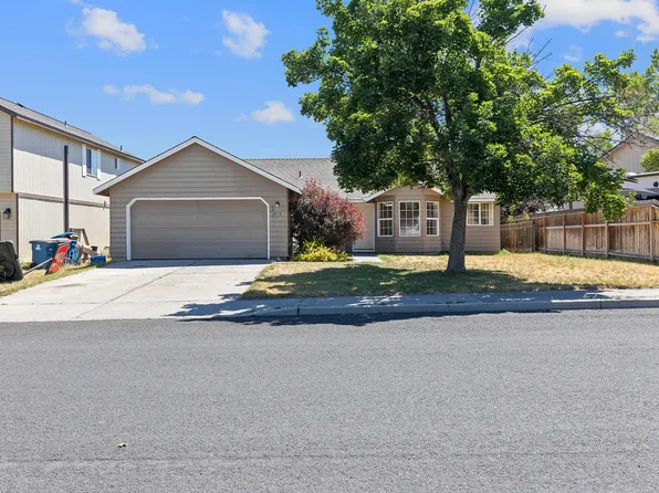 2150 SW 29th St, Redmond, OR 97756