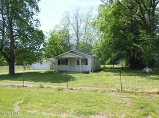 652 Cottonwood St, Xenia, IL 62899