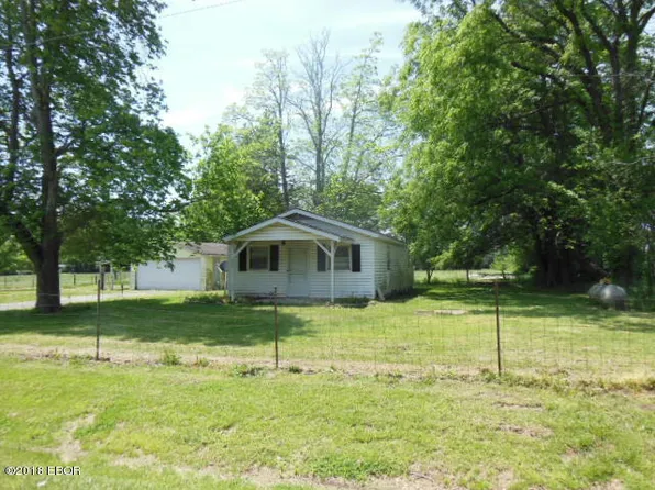 652 Cottonwood St, Xenia, IL 62899