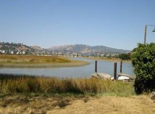 12 Schmidt Ln, San Rafael, CA 94903