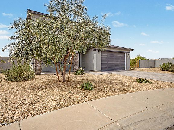 3rd image of 35 S BIELLA Place
