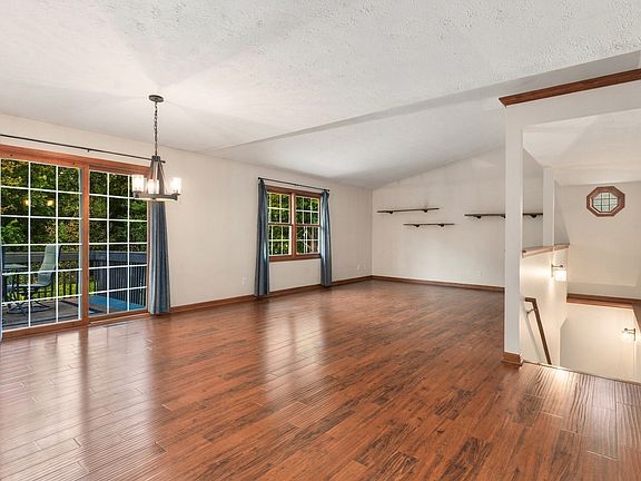 4th image of 8704 Sunset Dr