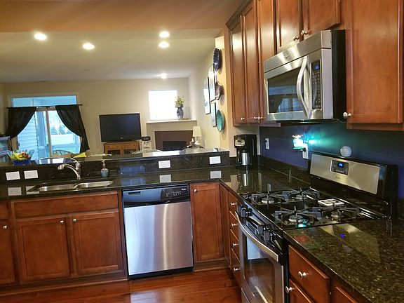 4th image of 4638 Stoneworth Dr
