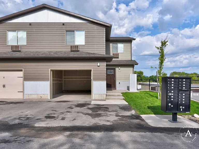 2074 Gold Ave — Photo 23