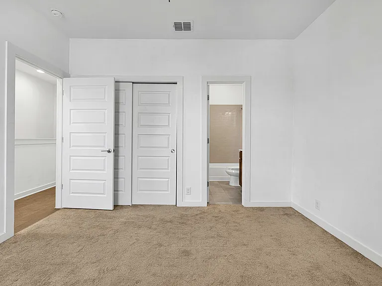 1162 N Olive St — Photo 16