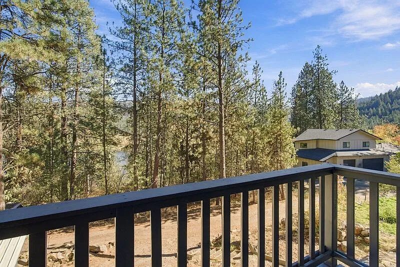 2 bed, 1.0 bath, 1050 sqft, $2,195 — Photo 3
