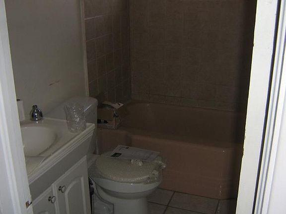 5th image of 4893 Maxwell Ave