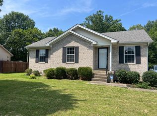 4912 Cawood Dr, Louisville, KY 40218