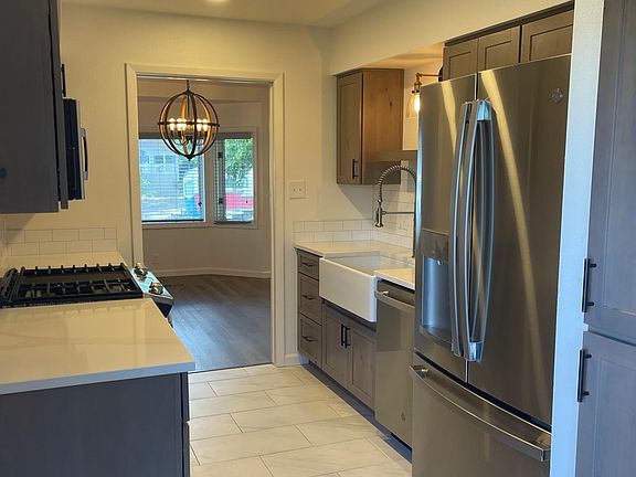 Brand new kitchen with all new appliances.
