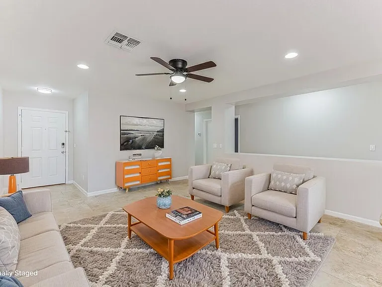 2281 E Peach Tree Dr — Photo 5