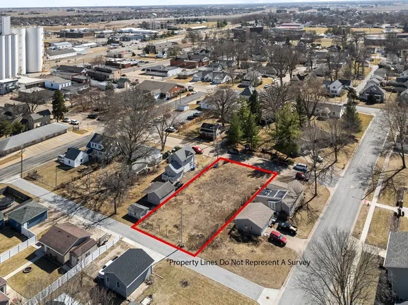 314 W Franklin St, Eldridge, IA 52748