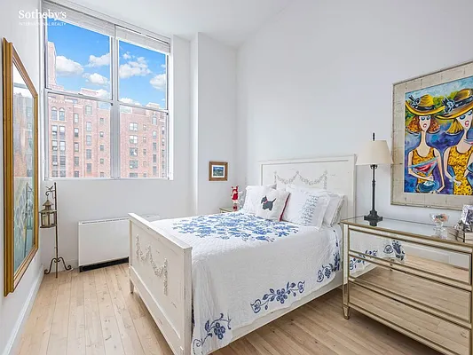 Sold by Sotheby's International Realty | media 14
