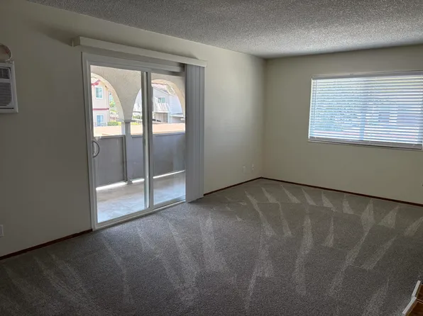 5581 Sonoma Dr APT C, Pleasanton, CA 94566