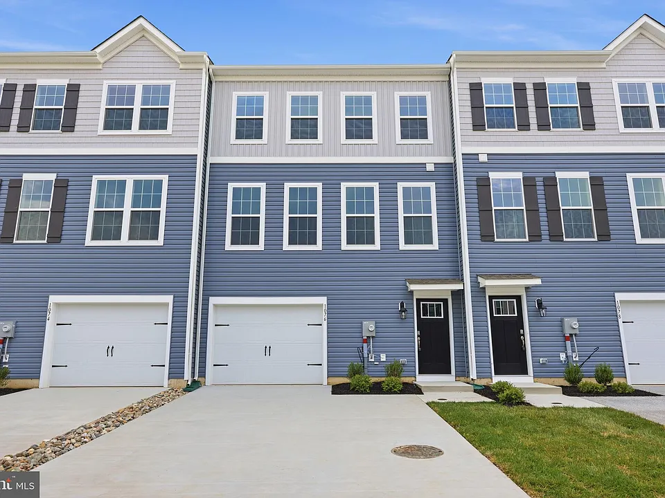 1076 Meadowlark Dr