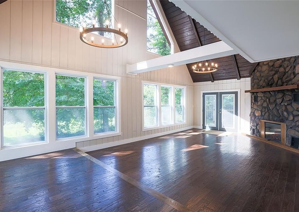 1st image of 548 McCurdy Rd