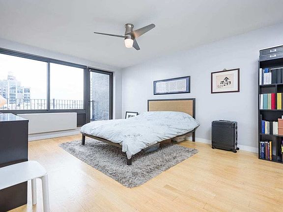 5th image of 1055 47th Ave APT 5F