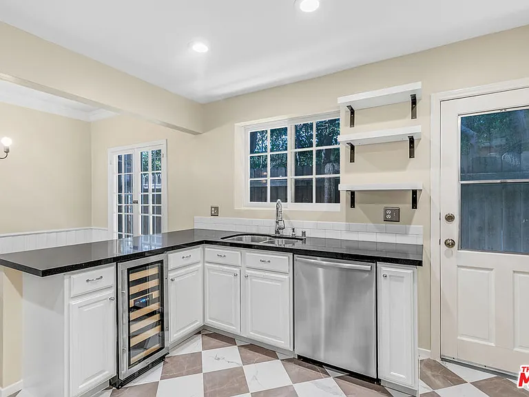 6053 Scenic Ave — Photo 17