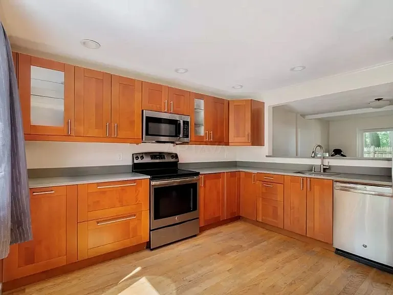 55 Waterhouse St — Photo 4