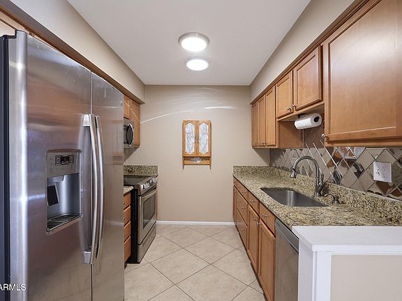 3rd image of 9934 W LANCASTER Drive