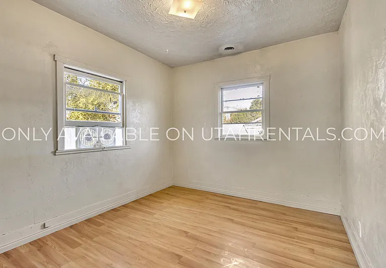 250 Franklin St — Photo 6