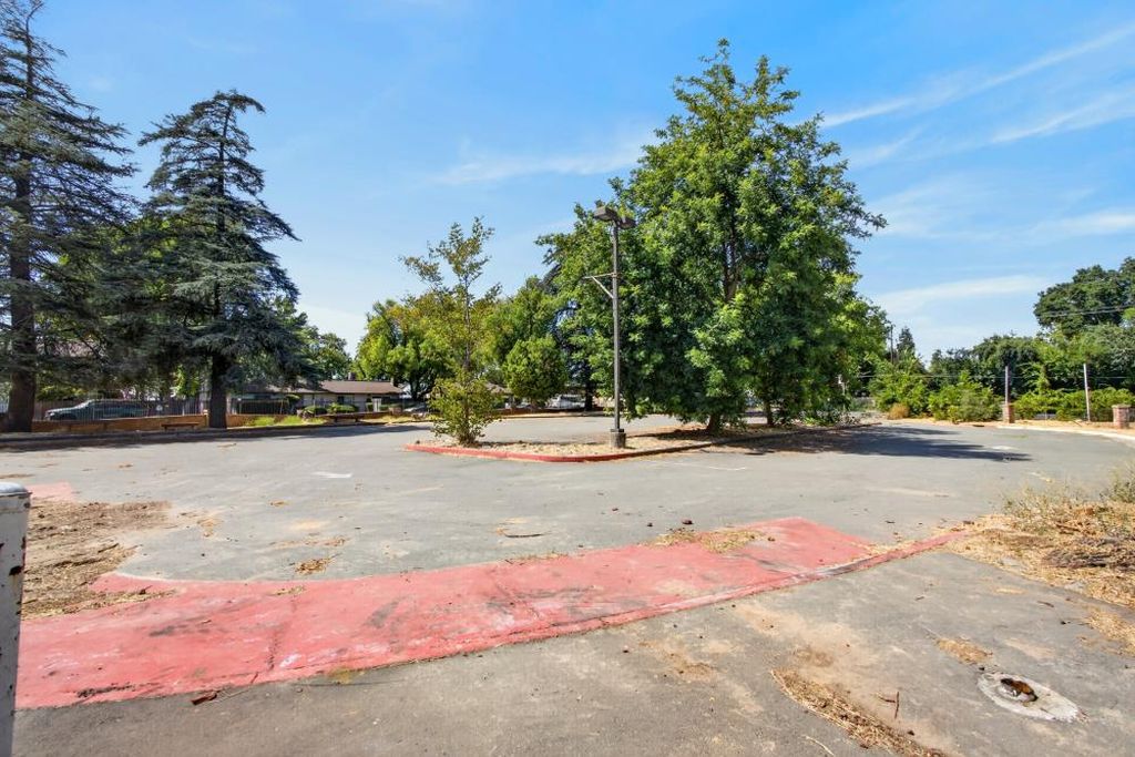 2830 Lacy Lane 5