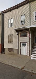 380 E 8th St, Boston, MA, 02127