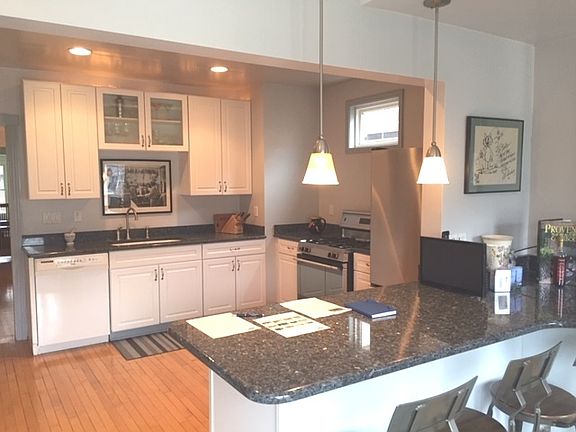 5th image of 722 Wesley Ave