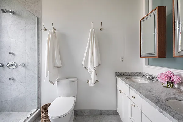 Sold by Douglas Elliman | media 8