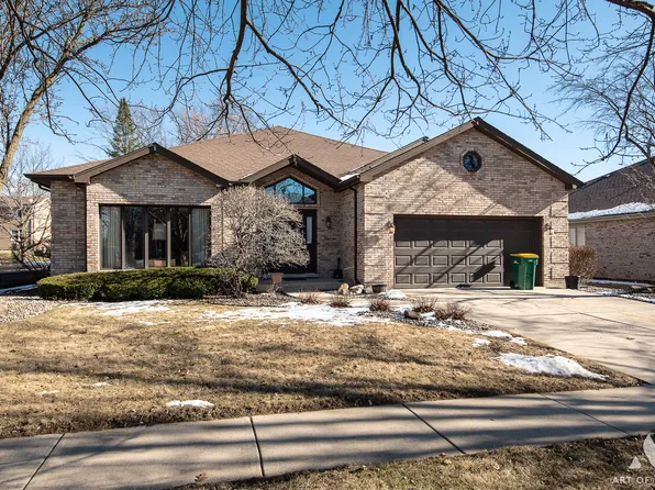 731 Tomaszewski St, Lemont, IL 60439