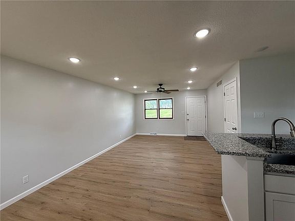 3rd image of 203 Mohawk Ave