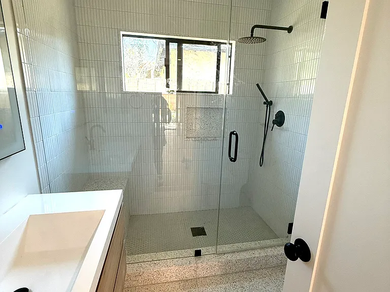 958 N Raymond Ave — Photo 10