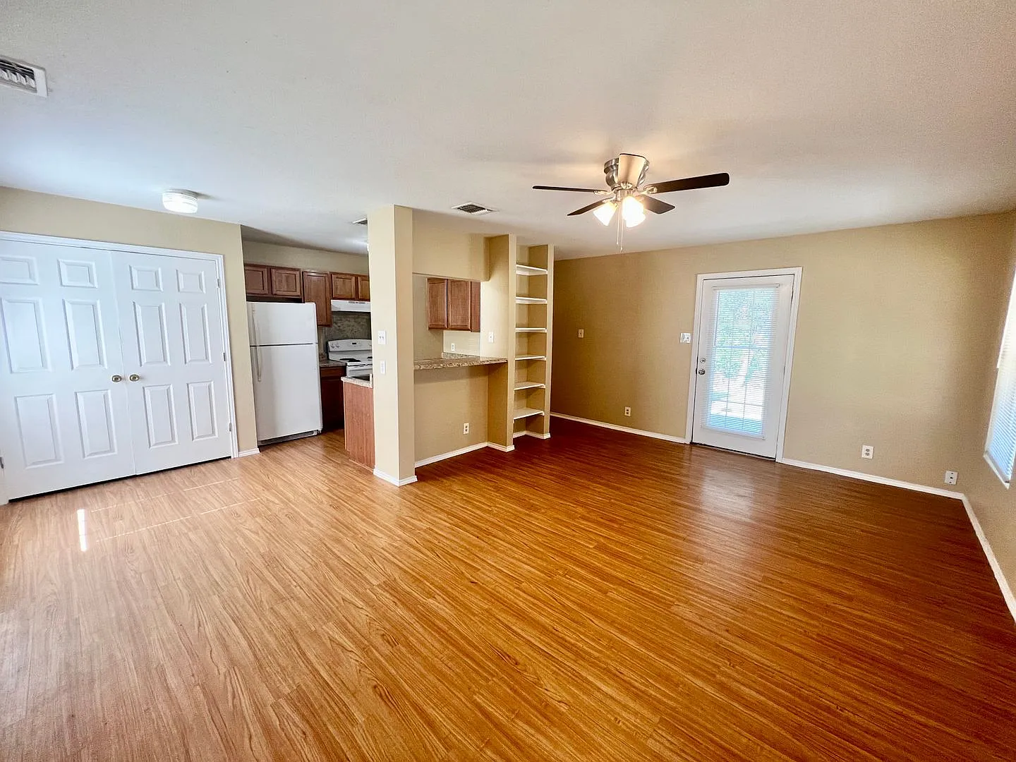 *Move In Special* Great Location! 3 Bedroom Home Near Shopping & Dining! — Photo 3