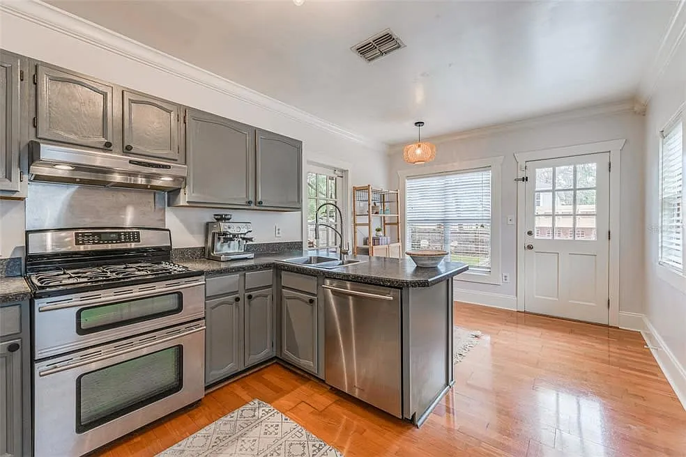 2 bed, $2,000 — Photo 4