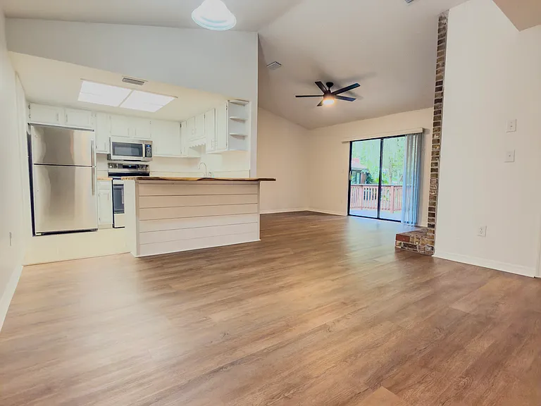1815 NW 41st Ave — Photo 6