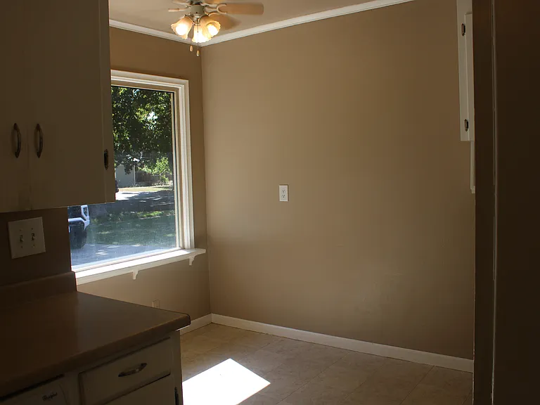 310 Pioneer Dr — Photo 11