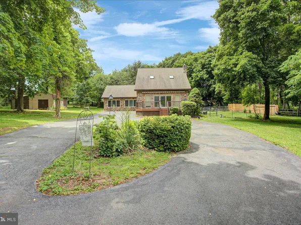 95 Coldspring Rd, Fayetteville, PA 17222