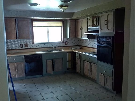 5th image of 2250 N Glenwood Ave