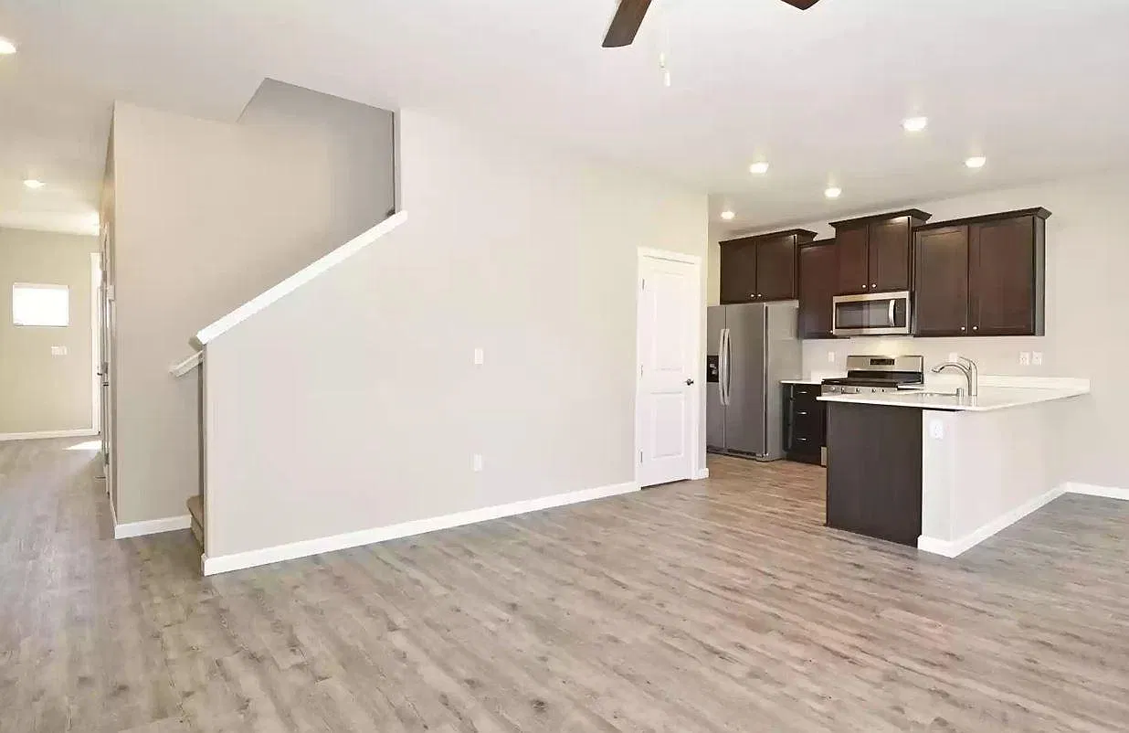 15316 NE 72nd Way — Photo 3