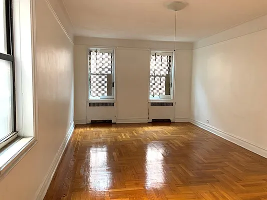 Rented by Smart NY Realty LLC | media 1