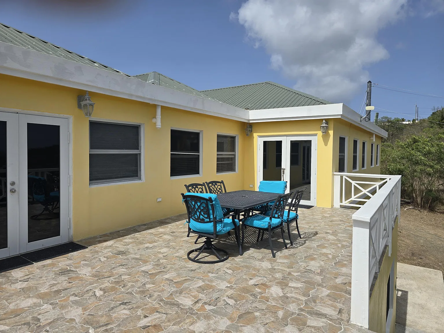 2 bed, $2,300 — Photo 1