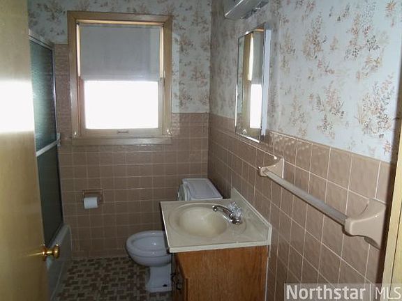 4th image of 6914 11th Ave S