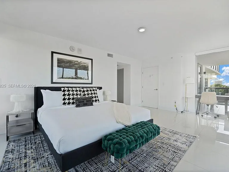 9261 E Bay Harbor Dr #507 — Photo 19