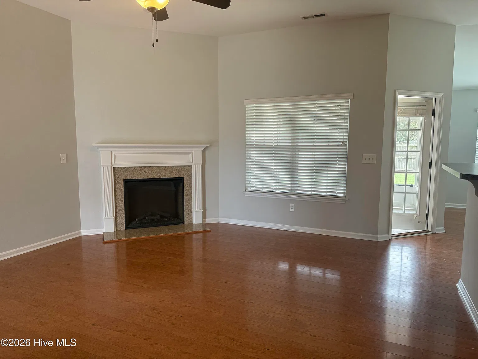 3 bed, 2.0 bath, $2,000 — Photo 2