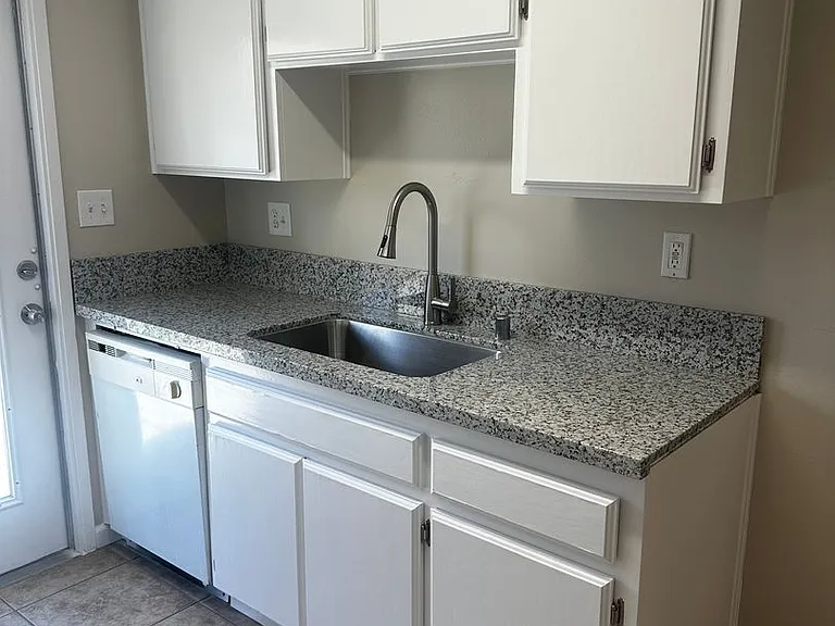 5213 South H Street Unit A — Photo 8