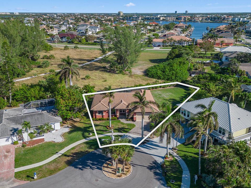 1st image of 671 Diplomat Ct