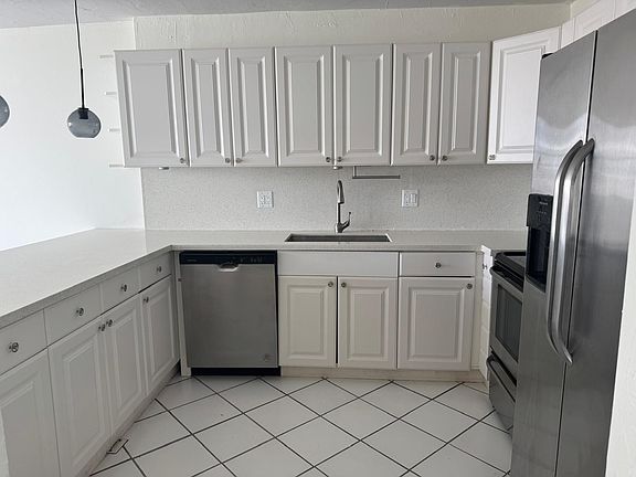 4th image of 1801 S Ocean Dr #947